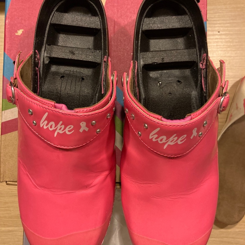 Convertible Clogs - Picture 5 of 7